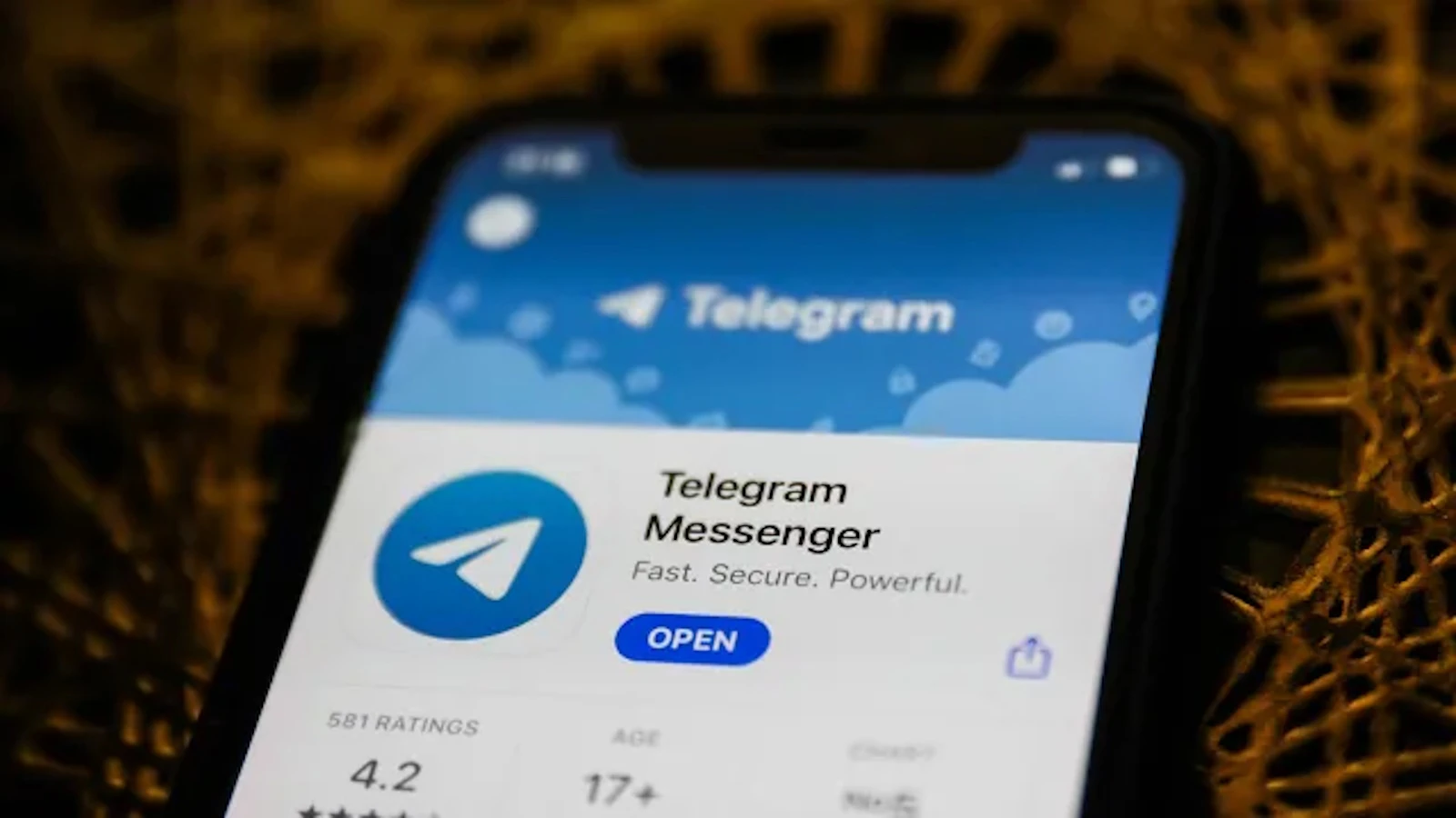 Telegram оштрафовали в России. В мессенджере снова нашли запрещёнку